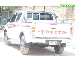 gaadhi iiba Toyota Hilux  model 2007 - Image 2