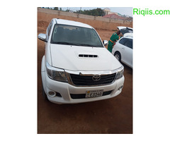 gaadhi iiba Toyota hillux car for sale - Image 1