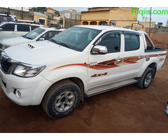 gaadhi iiba Toyota hillux car for sale - Image 3