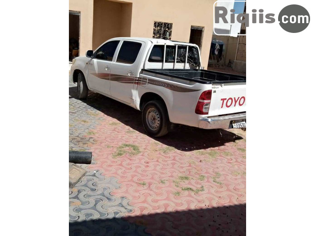 Hilux pickup Toyota 2012 for sell - 1