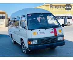 gaadhi iiba Toyota Bus 327 indha berbera car for sale - Image 1
