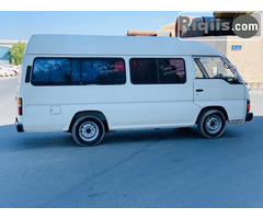 gaadhi iiba Toyota Bus 327 indha berbera car for sale - Image 2