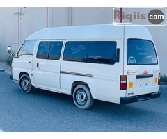 gaadhi iiba Toyota Bus 327 indha berbera car for sale - Image 3